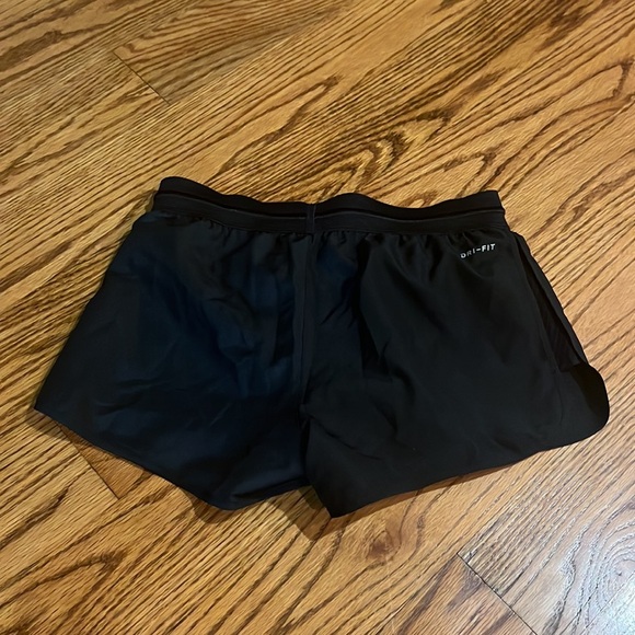 Nike Dri Fit Woman’s Black Shorts Size XS - Picture 2 of 4